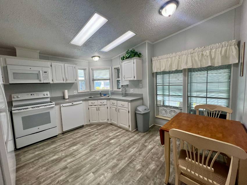 9814 Sucia Circle a Parrish, FL Mobile or Manufactured Home for Sale